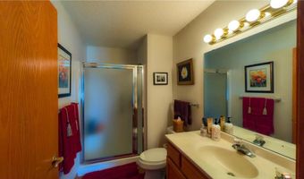 1906 Oak Tree Ln B, Austin, MN 55912