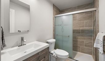 2824 Ridington Rd, Ann Arbor, MI 48105