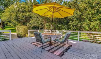 5 Fairway Dr, Arden, NC 28704