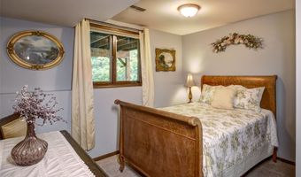 608 Manor Ct, Altoona, WI 54720