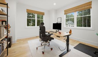 43 Oak Ridge Dr, Avon, CT 06001
