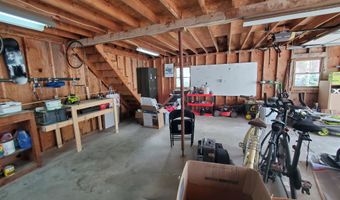 84 14th St, Bangor, ME 04401