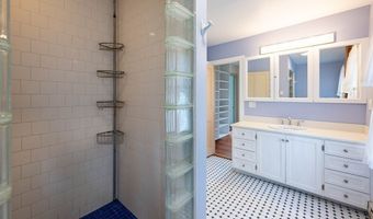 25 S Main St, Belchertown, MA 01007