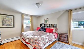 5 HIGH St, Warwick, RI 02886