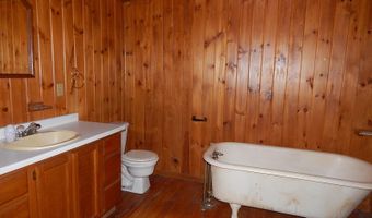 17 W Birch Ln, Beaver Cove, ME 04441