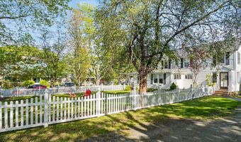 75 Ledgelawn Ave, Bar Harbor, ME 04609