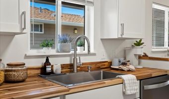 74 Kunihi Ln 436, Kahului, HI 96732