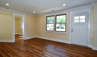 5523 HALWIS St, Alexandria, VA 22303