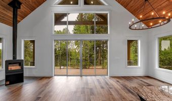 1 Caribou Pkwy, Cascade, ID 83611