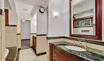 2410 State Ave, Ames, IA 50014