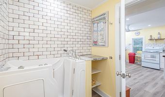 8 E DAGSBORO St, Fenwick Island, DE 19944