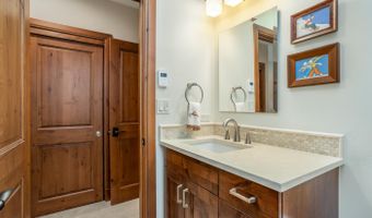 311 Offerson Rd 236, Beaver Creek, CO 81620