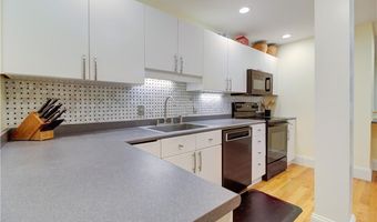 2 School St 403, Lincoln, RI 02802