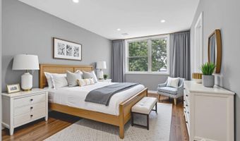 65 Bayview St, Aberdeen, NJ 07721