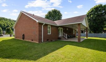 108 Lock Ln, Alum Creek, WV 25003