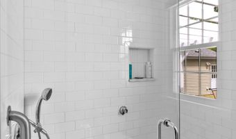 1486 Washington St, Bath, ME 04530