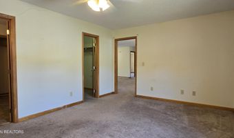 324 Circle R Dr, Benton, TN 37307
