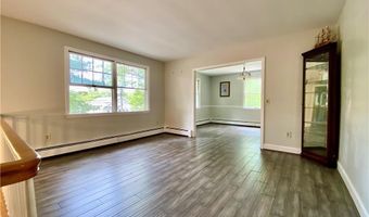 162 Keach Pond Dr, Glocester, RI 02814