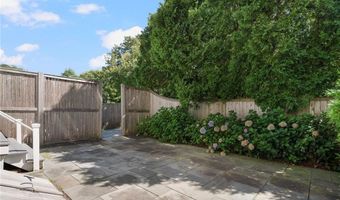 109 Church St 3, Newport, RI 02840