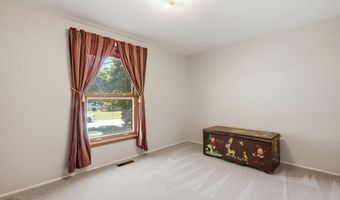 893 Oklahoma Ave, Ballwin, MO 63021