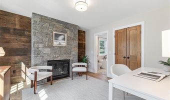 22 Castle St 3, East Greenwich, RI 02818