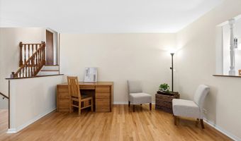 2406 N Lafayette St, Arlington Heights, IL 60004