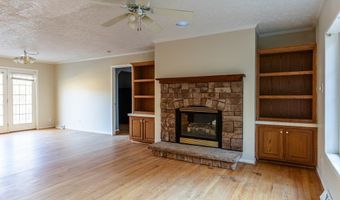 268 Lemon Ridge Ln, Appomattox, VA 24522