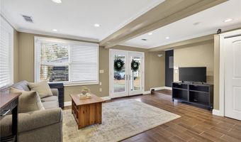 1040 Lindridge Dr NE, Atlanta, GA 30324