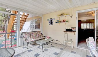 9 S Amundsen Ln, Airmont, NY 10901