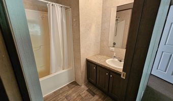 704 38th St, Allegan, MI 49010