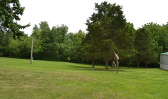 305 N Eighth St, Albion, IL 62806