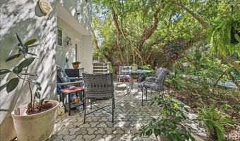 94 OCEANSIDE Dr, Atlantic Beach, FL 32233