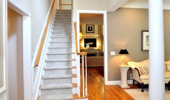11 Templeton Ct 11, Avon, CT 06001