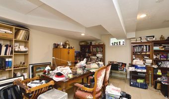 8312 UPPER SPRING Ln, Annandale, VA 22003