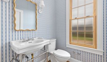 349 SE 4th St, Bentonville, AR 72712