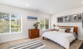 2759 Bristol Ridge Dr, Ann Arbor, MI 48105