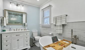 53 Clearview Dr, Brookfield, CT 06804