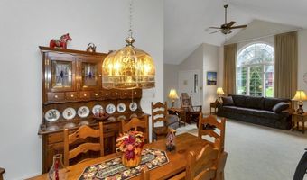 111 Cottonwood Ln, Agawam, MA 01001