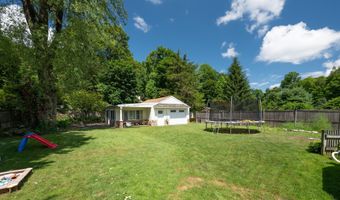 16 Cindy Ln, Bethel, CT 06801