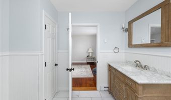 23 Vernon Ave 1, Newport, RI 02840