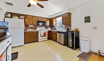 10 Brightwood Ln, Branford, CT 06405