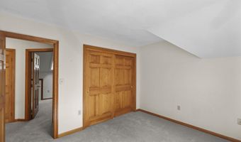 9 Maxwell Dr, Brookline, NH 03033