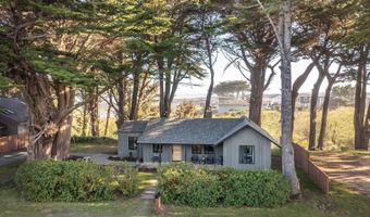 390 4TH St SW, Bandon, OR 97411
