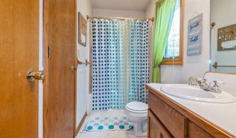609 4th Ave NW, Altoona, IA 50009