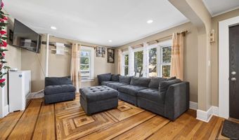 26 Liberty St, Andover, NJ 07801
