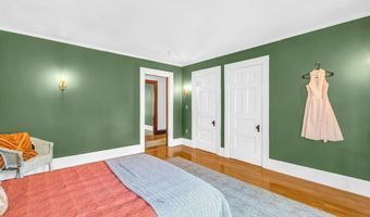 21 Laurel Ave, Auburn, ME 04210