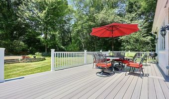 8 Pilgrim Rd, Ashland, MA 01721