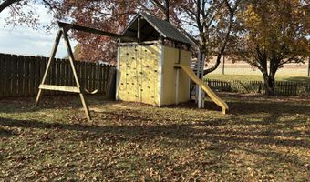 1705 Tyler Ave, Aurora, MO 65605