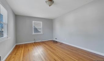 132 River Edge Road 1, Bergenfield, NJ 07621