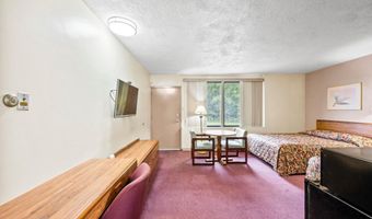 1058 HAUSMAN Rd, Allentown, PA 18104